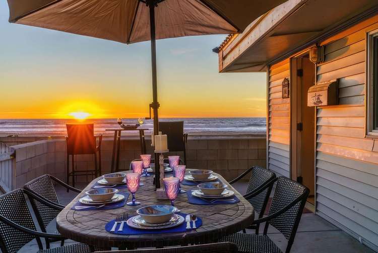 Redondo Oceanfront 3 bedroom Preview 0