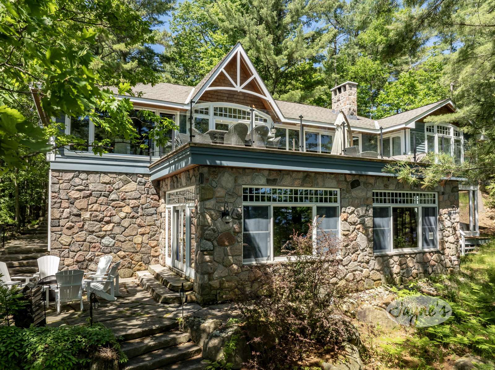 Oak Bay Point - Lake Side