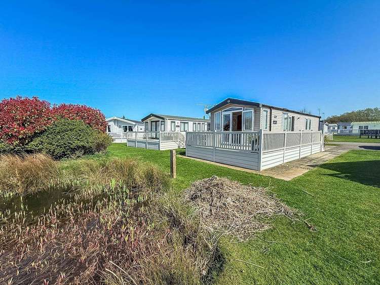 23232K⭐- Kensington area, 3 bed, 8 berth caravan with decking. Diamond rated. Preview 0
