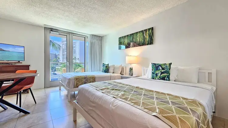 Luana Waikiki 119 Preview 0
