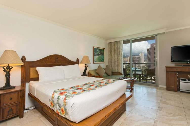Luana Waikiki 1017 Preview 0