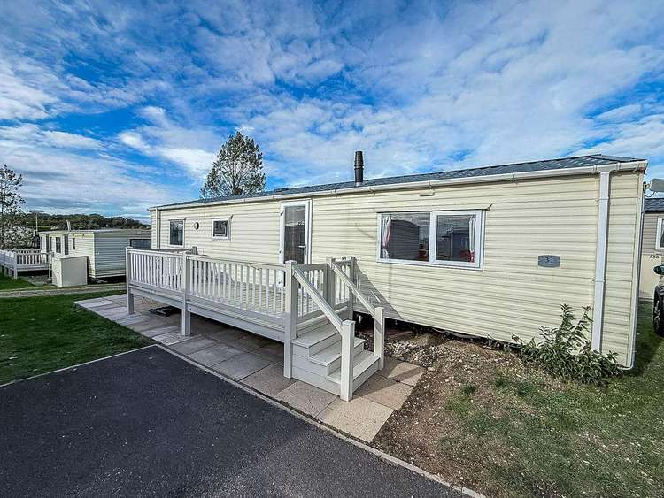 21031A⭐ – Althorpe area, 2 bed, 6 berth caravan with decking. Opal rated. Preview 0