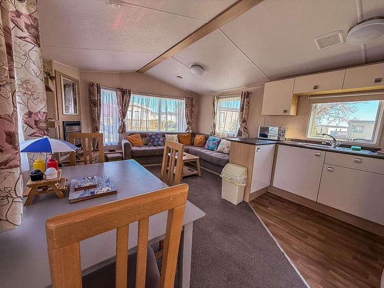 68129BS⭐ – Bush area, 2 bed, 4 berth wheelchair friendly caravan with decking. Ruby rated Preview 4