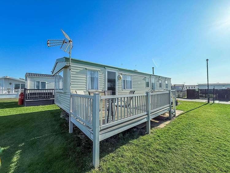 21054A⭐ – Althorpe area, 3 bed, 6 berth caravan with side decking. Opal rated. Preview 0