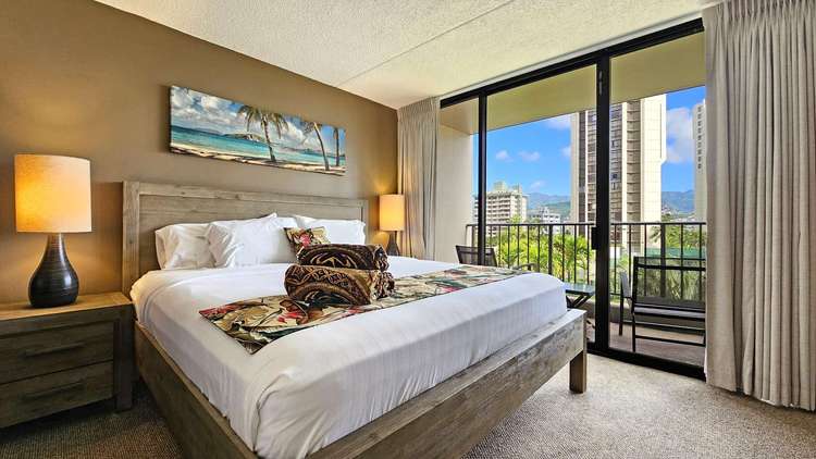 Waikiki Sunset 809 Preview 0