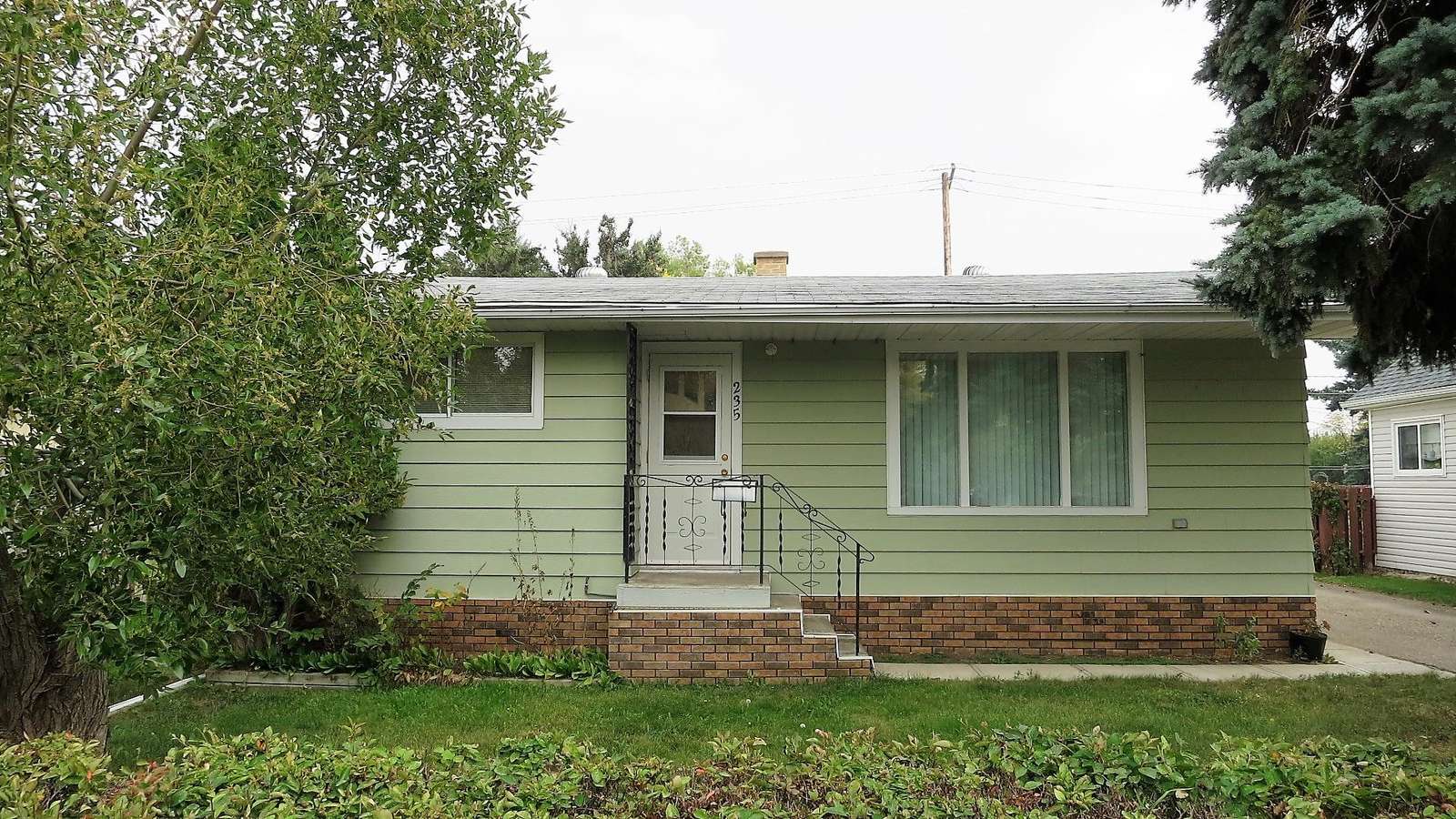 Long Term Rental – 235 Boundary Ave S Preview 0