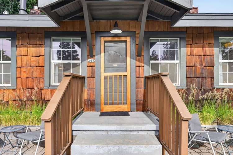 Middle Sister Bungalow Preview 0
