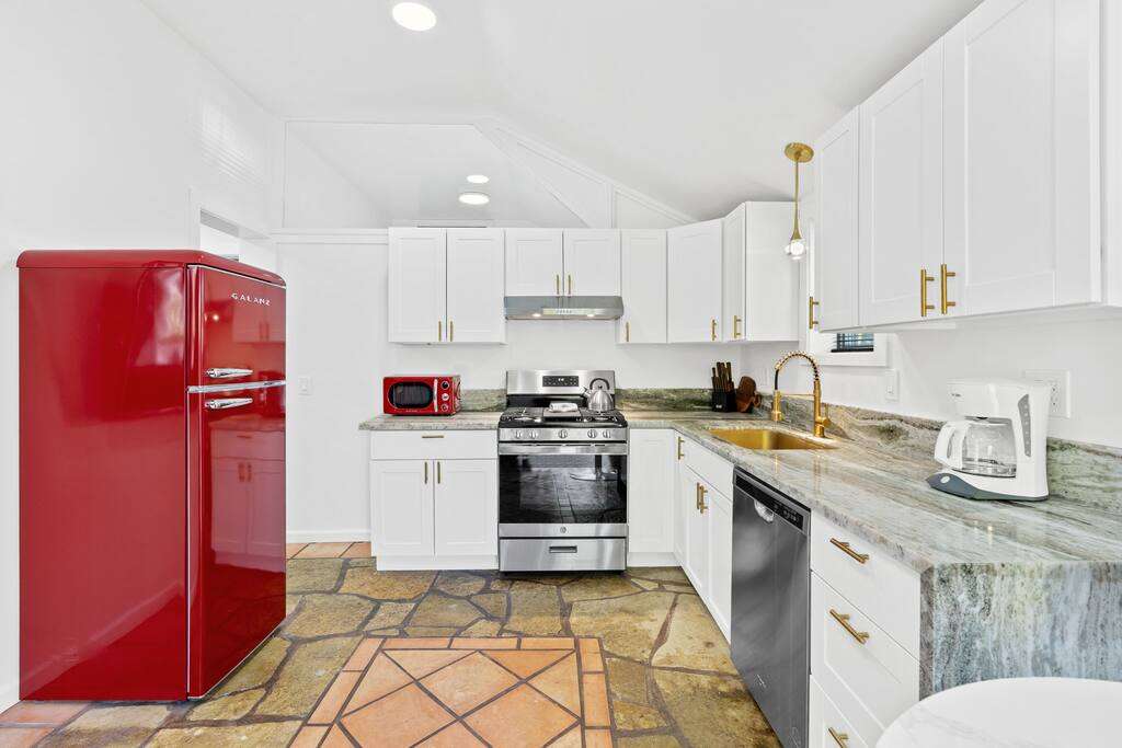 Granite countertops and full size appliances. - property