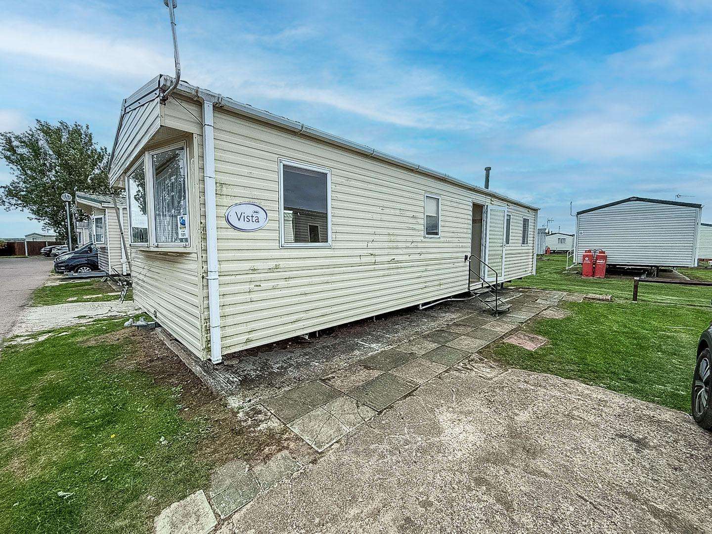 A 8 berth caravan on the Essex coast is perfect for a family getaway or couples retreat. - property