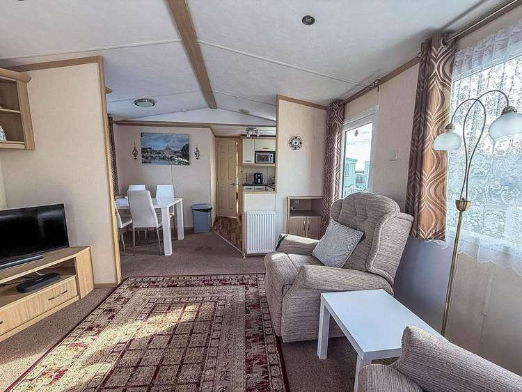 40035ND⭐ – North Denes, 2 bed, 4 berth with decking. Ruby rated. Preview 5