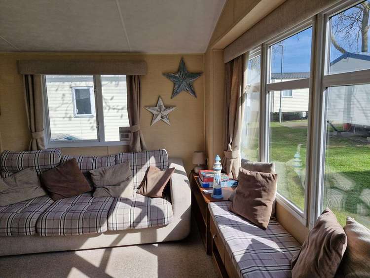 50024B⭐ – Bittern, 3 bed, 8 berth caravan with D/G and C/H. Ruby rated. Preview 4