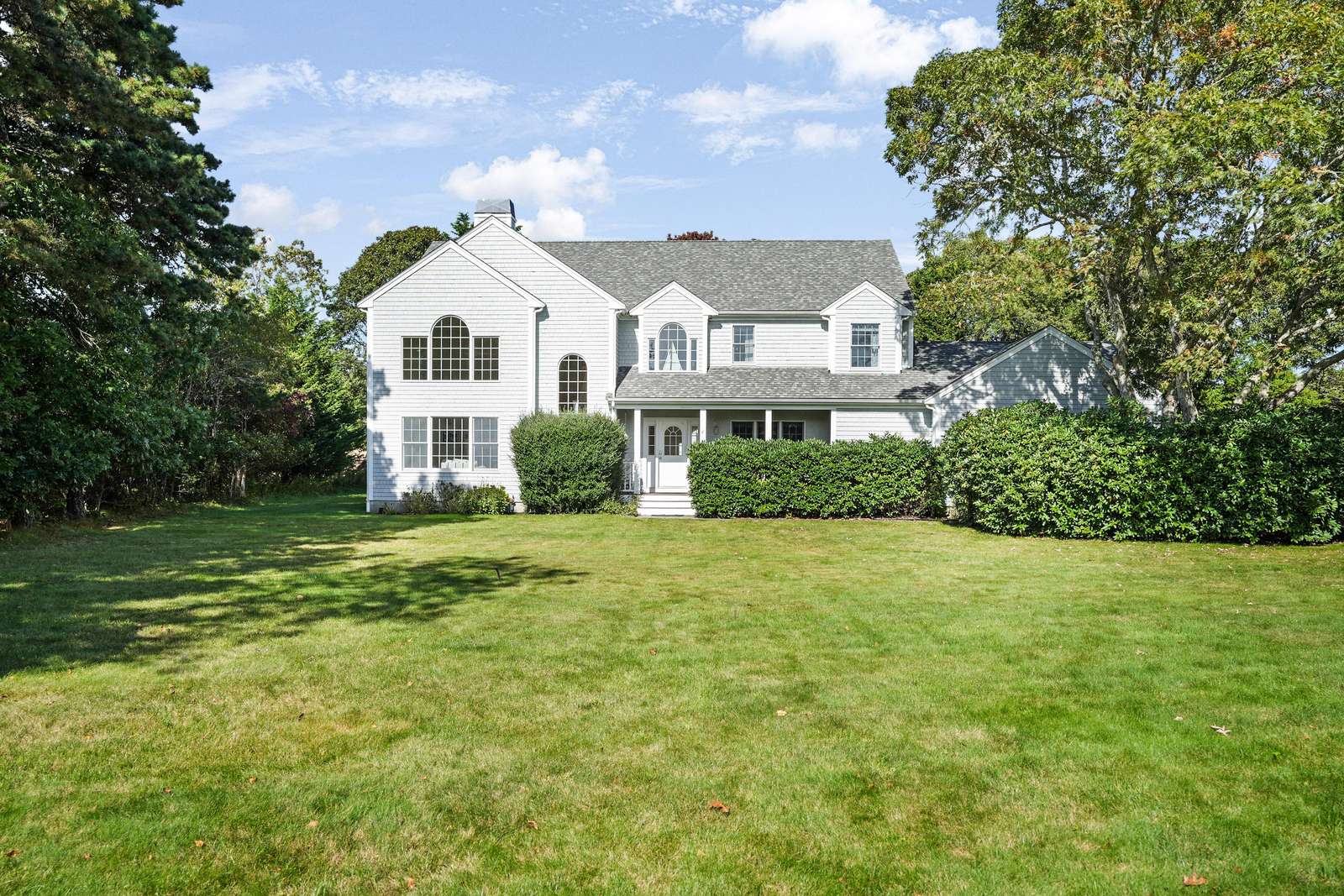 A Light-filled Katama Escape Near Edgartown & the Ocean Preview 0