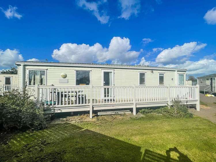 19129S⭐ – Summerfields, 2 bed, 6 berth caravan with decking, D/G & C/H. Opal rated. Preview 0