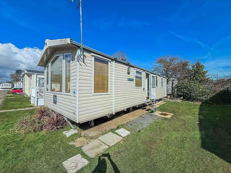 44606O⭐ – Field 6, 2 bed, 6 berth caravan with D/G and C/H. Ruby rated. Preview 0