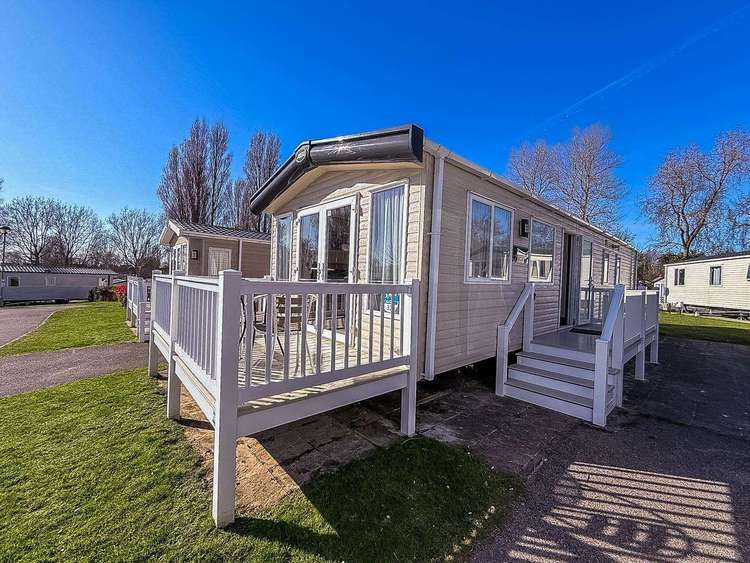 80032M⛱️ – Mentmore area, 3 bed, 8 berth caravan with decking, D/G & C/H. Diamond rated. Preview 0