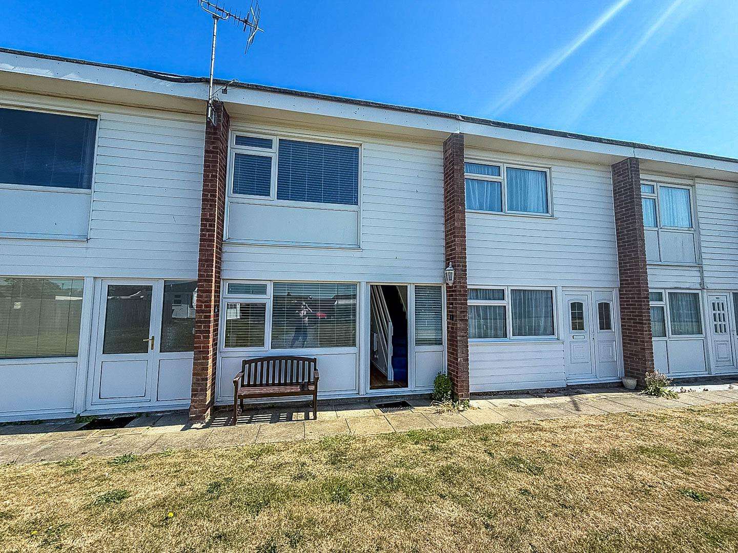 Experience the charm of a traditional seaside holiday by staying in this delightful 5 berth chalet located on Beach Road Chalet Park. - property