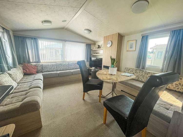 36046E⭐ – E Area, 3 bed, 8 berth caravan with D/G & C/H. Ruby rated. Preview 4