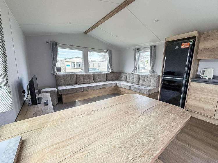 23028B⭐ – Balmoral Area, 3 bed, 8 berth caravan with D/G and C/H. Opal rated. Preview 4