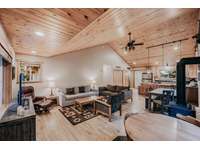 65GS – Hot Tub – Wi-Fi – Pets Ok | Mt. Baker Lodging