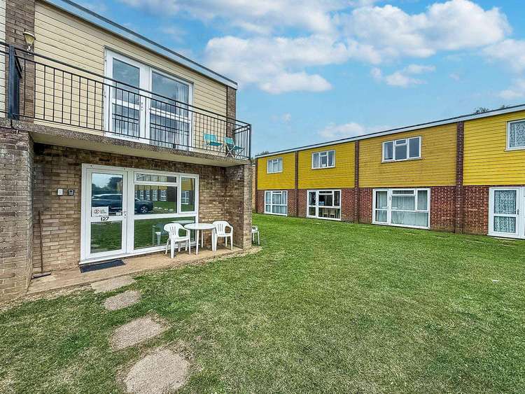 18127B⭐ – Bermuda, 3 bed, 8 berth chalet with D/G & portable heaters throughout. Ruby rated. Preview 0