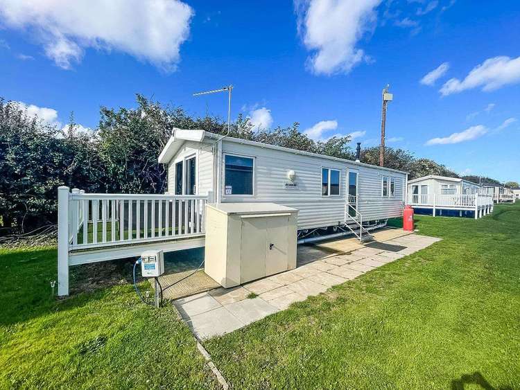 50027K⭐ – Kittiwake, 2 bed, 6 berth caravan with decking, D/G and C/H. Opal Rated. Preview 0
