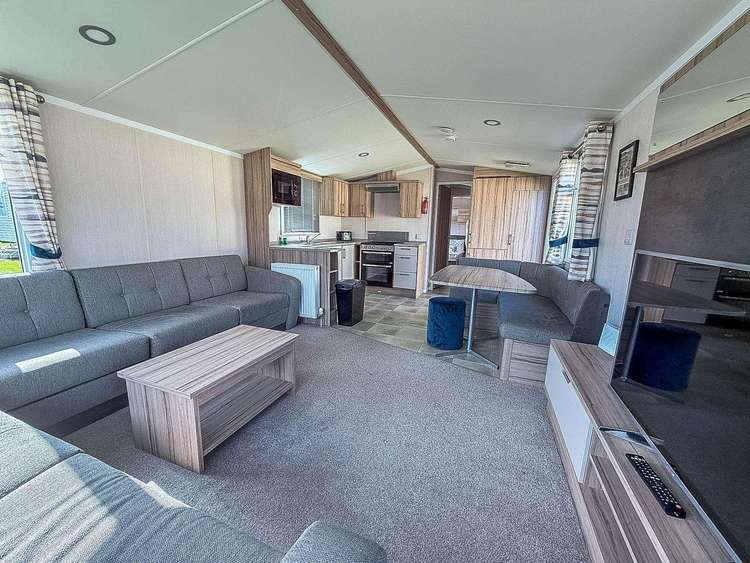 20034SV⭐ – Steeple View, 2 bed, 6 berth caravan with D/G and C/H. Opal rated. Preview 4