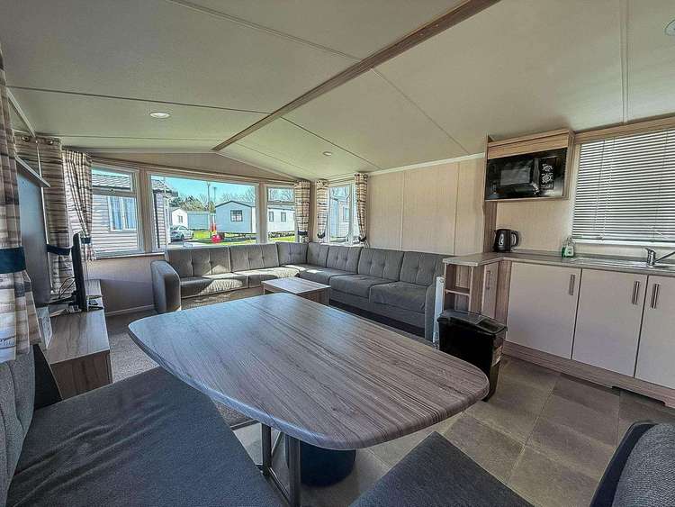 20034SV⭐ – Steeple View, 2 bed, 6 berth caravan with D/G and C/H. Opal rated. Preview 5