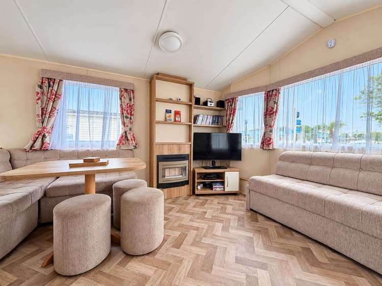 88077AC⛱️ – Anderby Creek, 3 bed, 8 berth caravan with D/G and C/H. Ruby rated Preview 5
