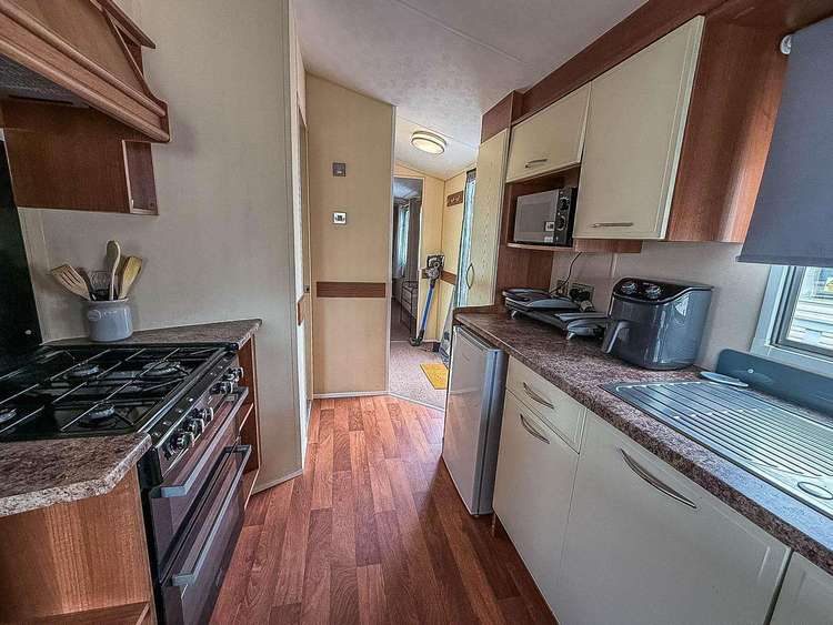 28007GC⭐ – Gainsborough Close, 2 bed, 6 berth caravan. Emerald rated. Preview 5