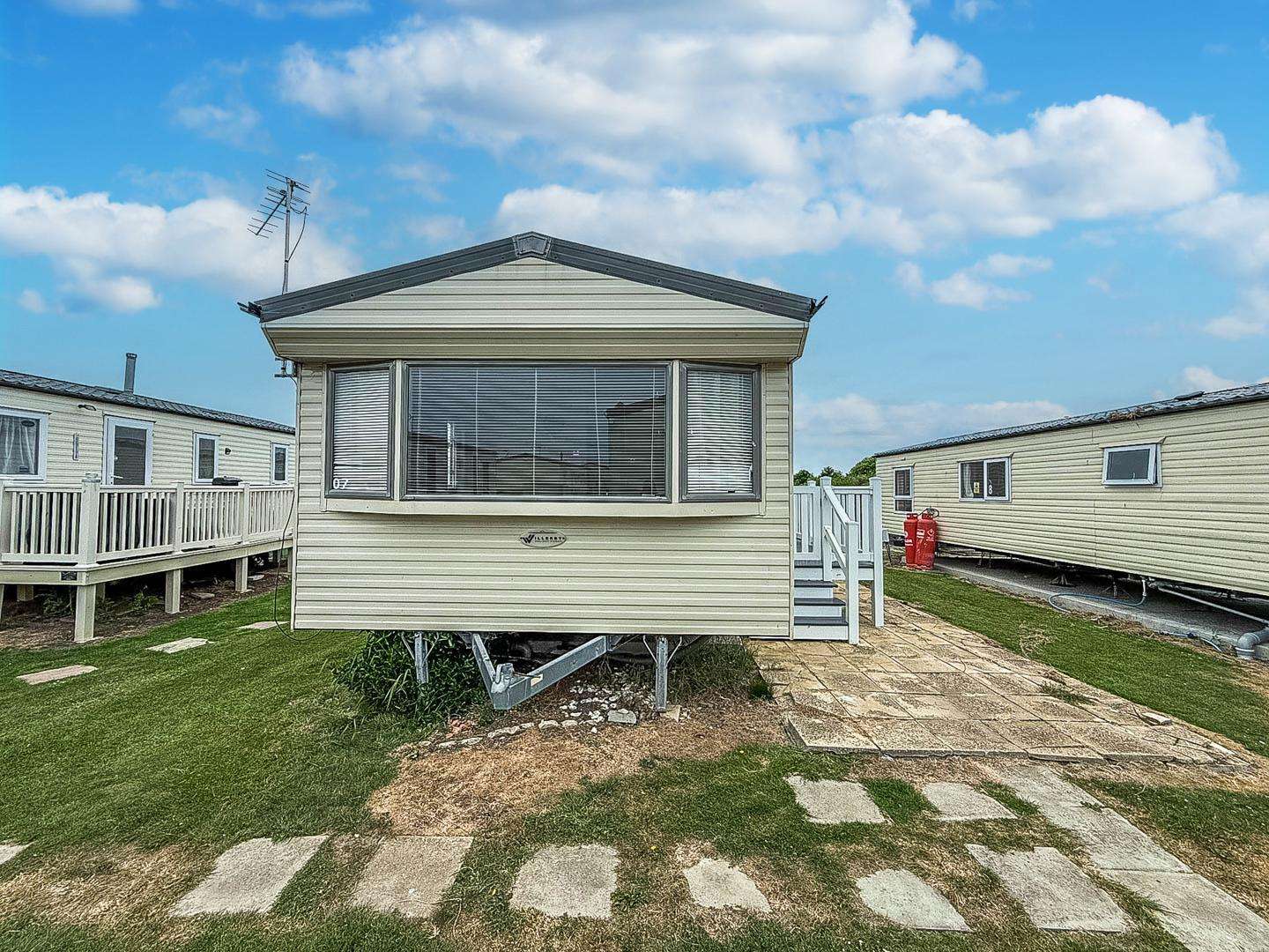 Create lasting memories on your UK holiday with a coastal getaway in Essex in a static caravan. - property