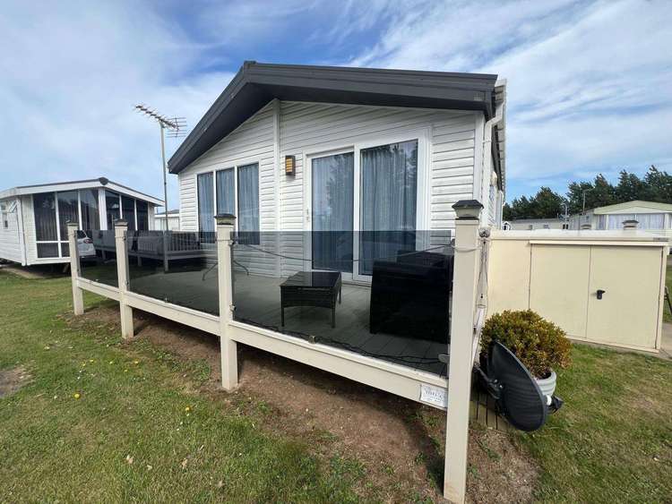 50008L⭐ – Lapwing, 2 bed, 6 berth lodge with large decking, D/G and C/H. Platinum rated Preview 0