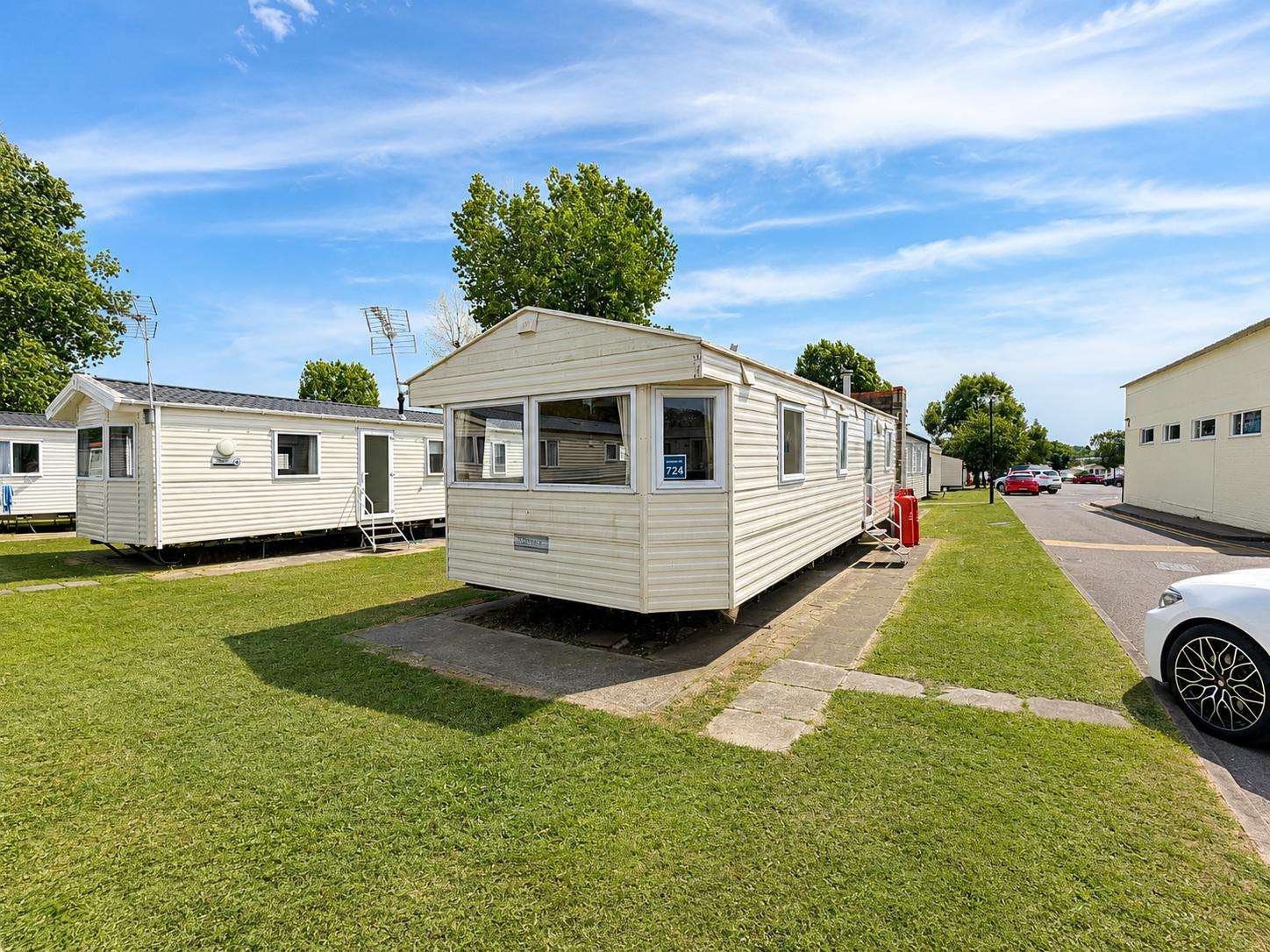 Discover your ideal dog-friendly UK holiday at this lovely 8 berth static caravan located on Highfield Grange Holiday Park in Clacton-On-Sea, Essex. - property