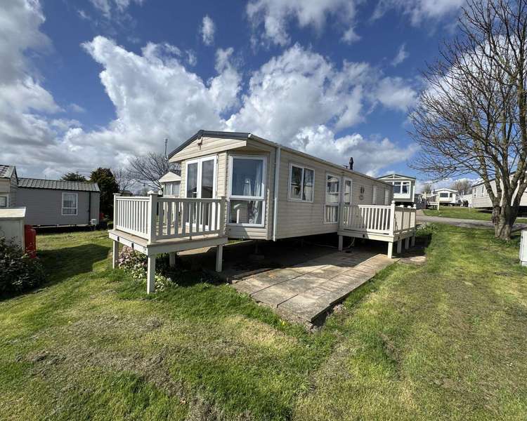71012P⭐ – Puffin area, 3 bed, 8 berth caravan with decking. Opal rated. Preview 0