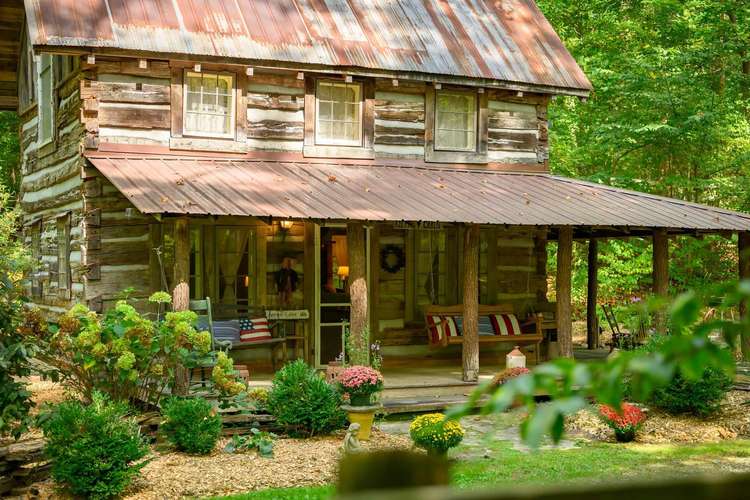 Antique Cabin Preview 0