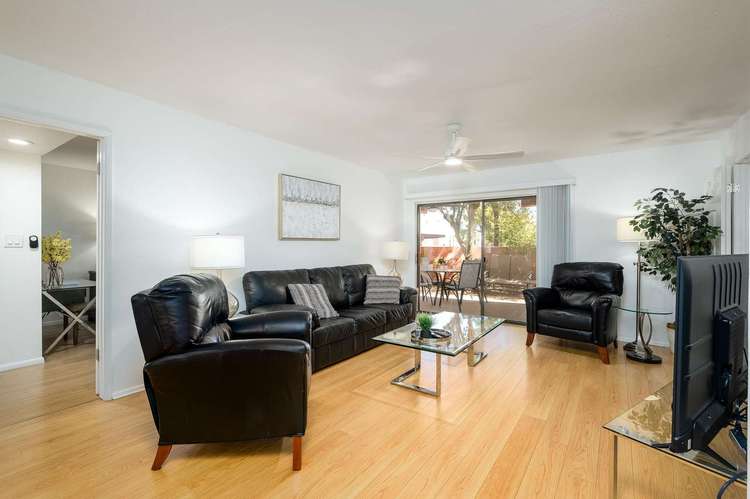 CASA FAMILIA - 1st floor 2-bedroom unit Preview 0