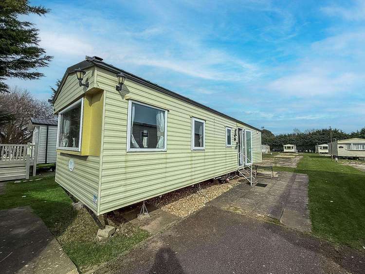 33057F⭐ – Firs area, 3 bed, 8 berth caravan with D/G and electric panel heaters. Emerald rated. Preview 0
