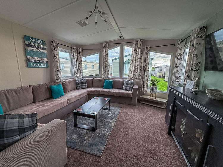 28025TD⭐ – The Dunes, 2 bed, 6 berth caravan with decking. Ruby rated Preview 4
