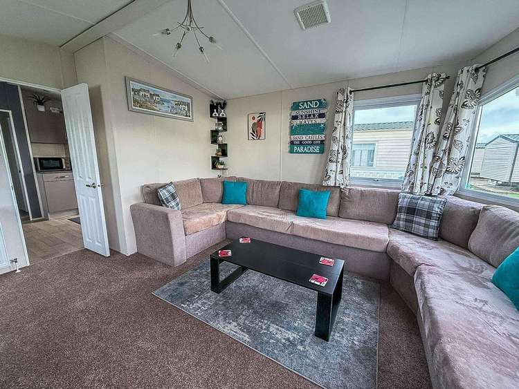 28025TD⭐ – The Dunes, 2 bed, 6 berth caravan with decking. Ruby rated Preview 5