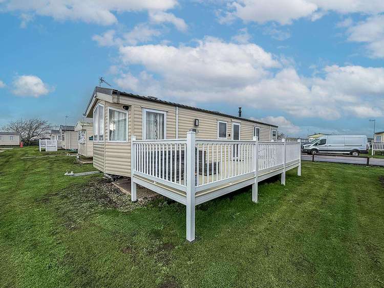 28025TD⭐ – The Dunes, 2 bed, 6 berth caravan with decking. Ruby rated Preview 0