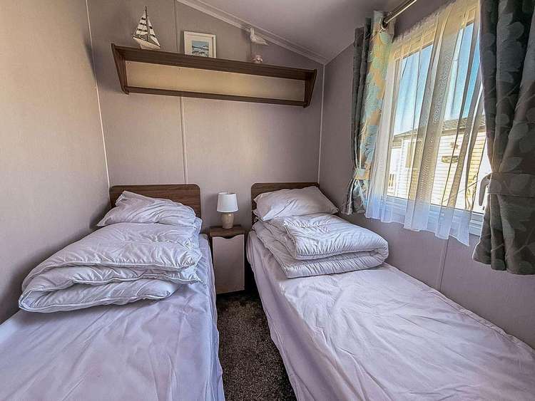 80055T⛱️ – Thurlton area, 3 bed, 8 berth caravan with side decking. Opal rated. Preview 5