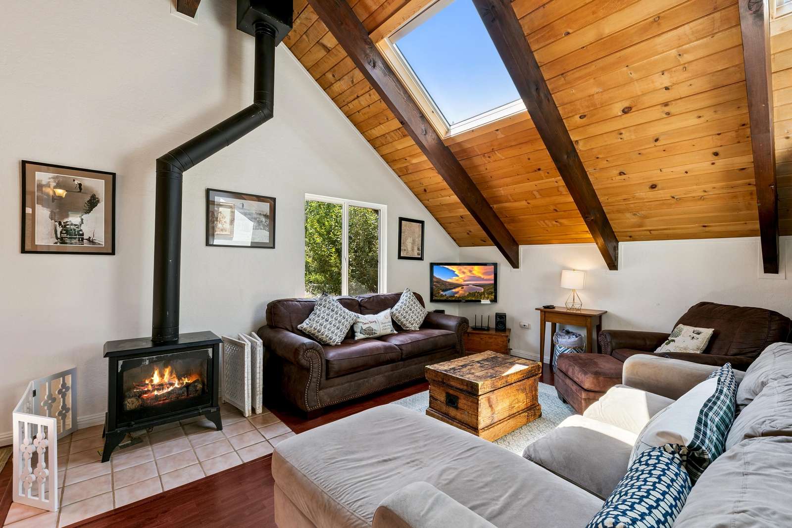Spacious Forest Mtn Chalet 3BR,2BA+Bonus Bunk Rm Preview 0