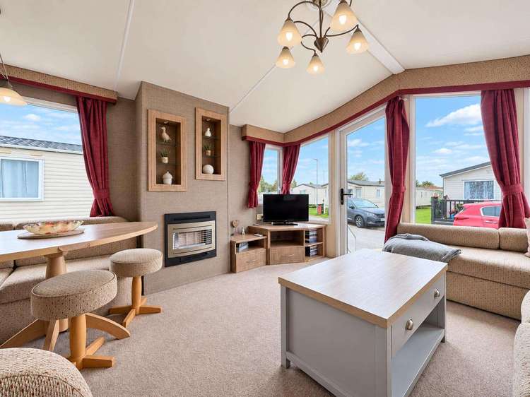 17140P⭐ – Pines area, 3 bed, 8 berth caravan with D/G & C/H. Ruby rated. Preview 5