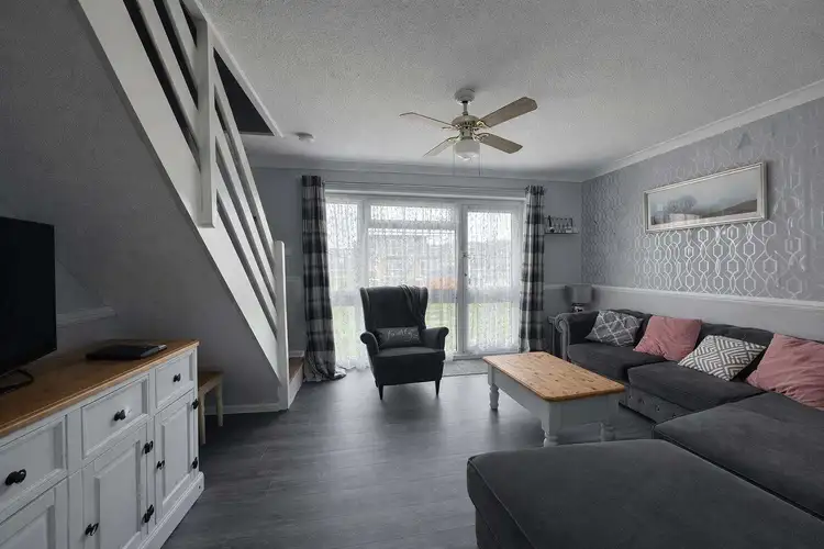 18167B⭐ – Bermuda, 3 bed, 6 berth chalet with electric panel heaters. Ruby rated. Preview 2