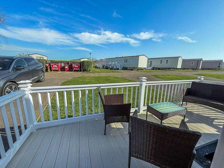 80007L⛱️ – Lansdown area, 3 bed, 8 berth caravan with decking, D/G & C/H. Diamond rated. Preview 4
