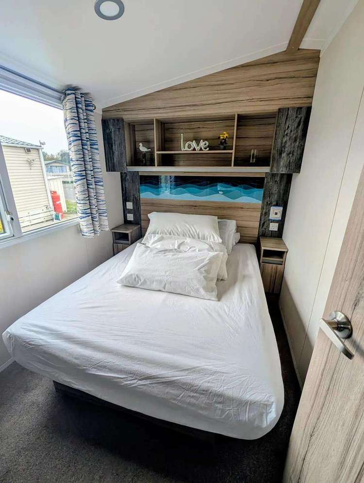 33042M⭐ – Morningside area, 3 bed, 8 berth caravan with side decking. Opal rated. Preview 5