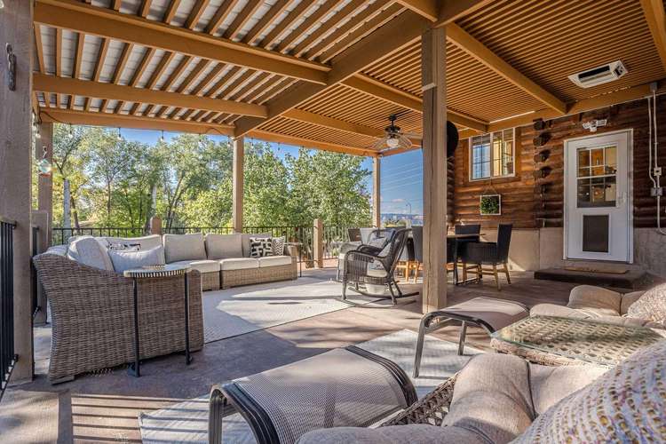 Cabin Vacation Rental Preview 0