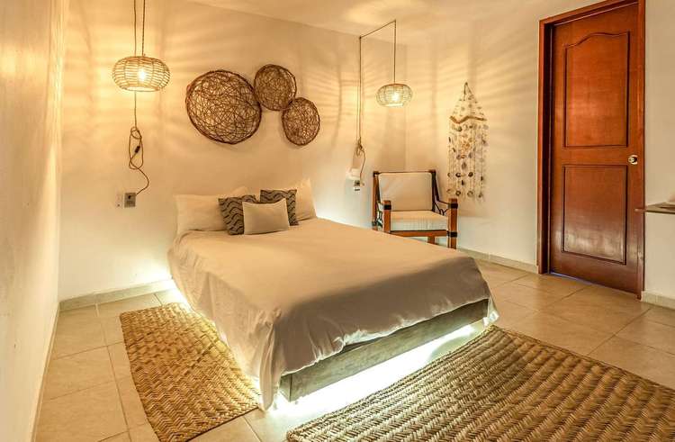 Isla Bistro Condos – Sunrise Suite Preview 0