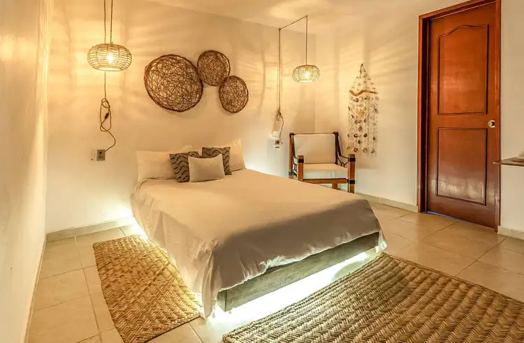 Isla Bistro Condos – Sunrise Suite Preview 0