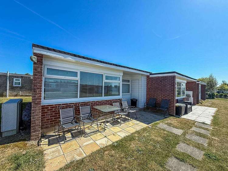 43395G⭐ – Green Farm, 2 bed, 5 berth chalet. Ruby rated. Preview 0