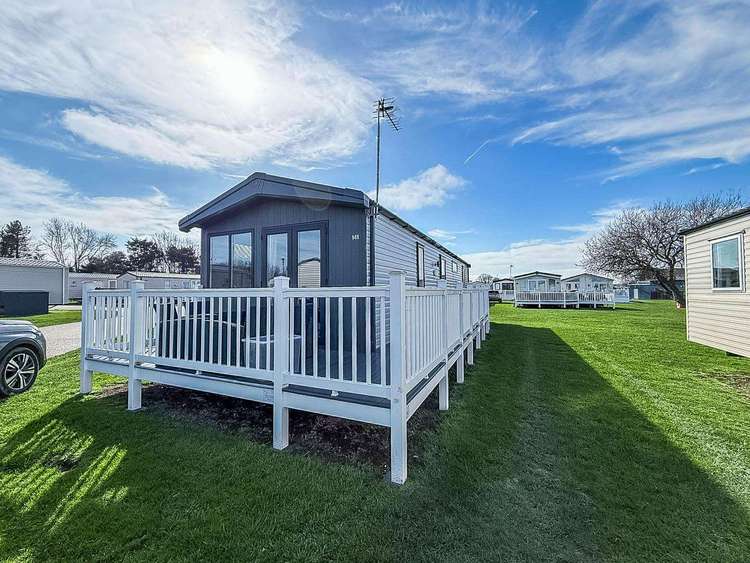 20141BS⭐ – Broadland Sands, 3 bed, 8 berth caravan with decking. Diamond rated. Preview 0